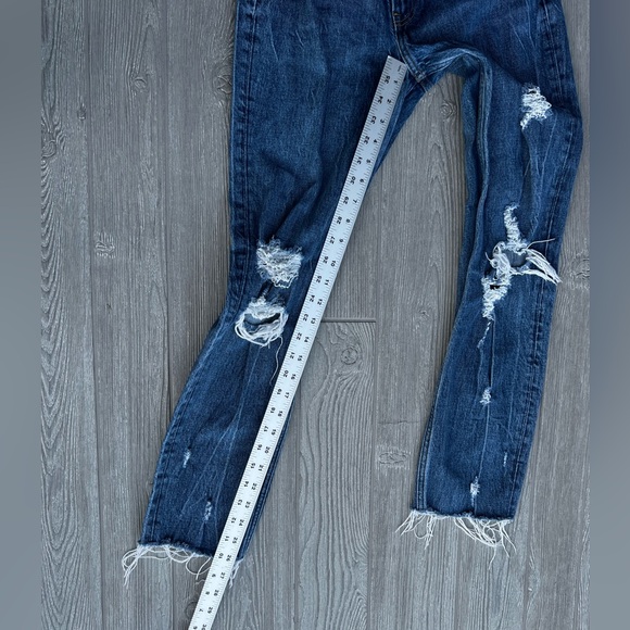 Abercrombie & Fitch High Rise Mom Jeans Womens Size 2R Distressed Raw Hem Ankle - Picture 7 of 8